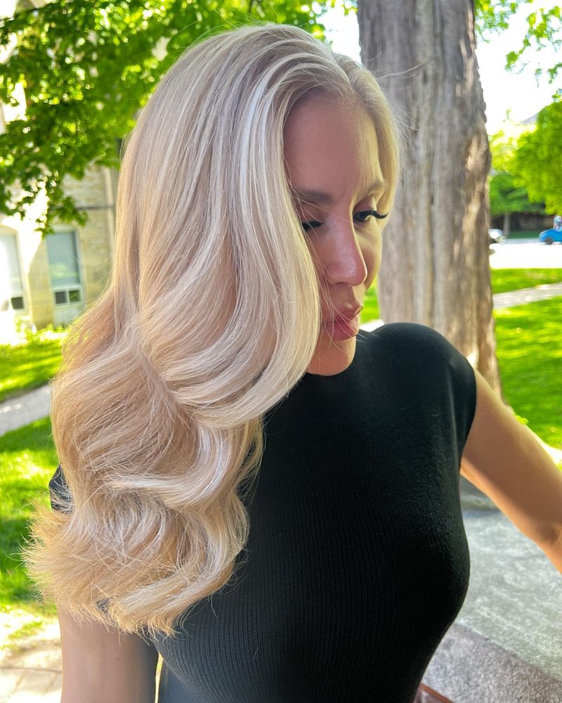 Champagne Blonde