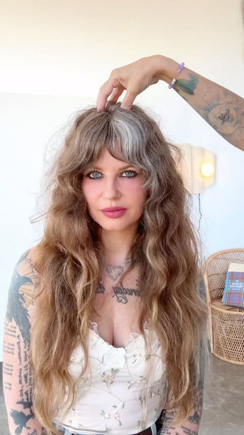 Textured Bangs Volume