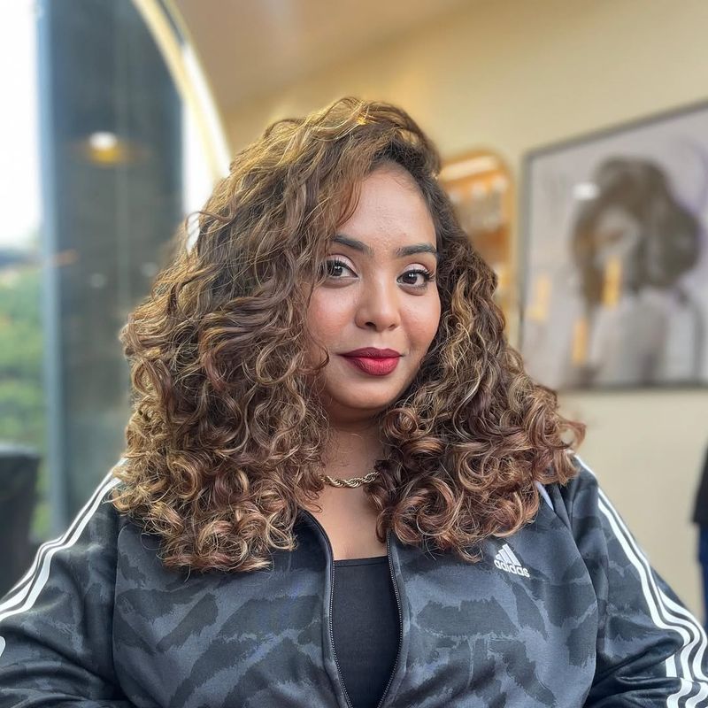 Voluminous Curls
