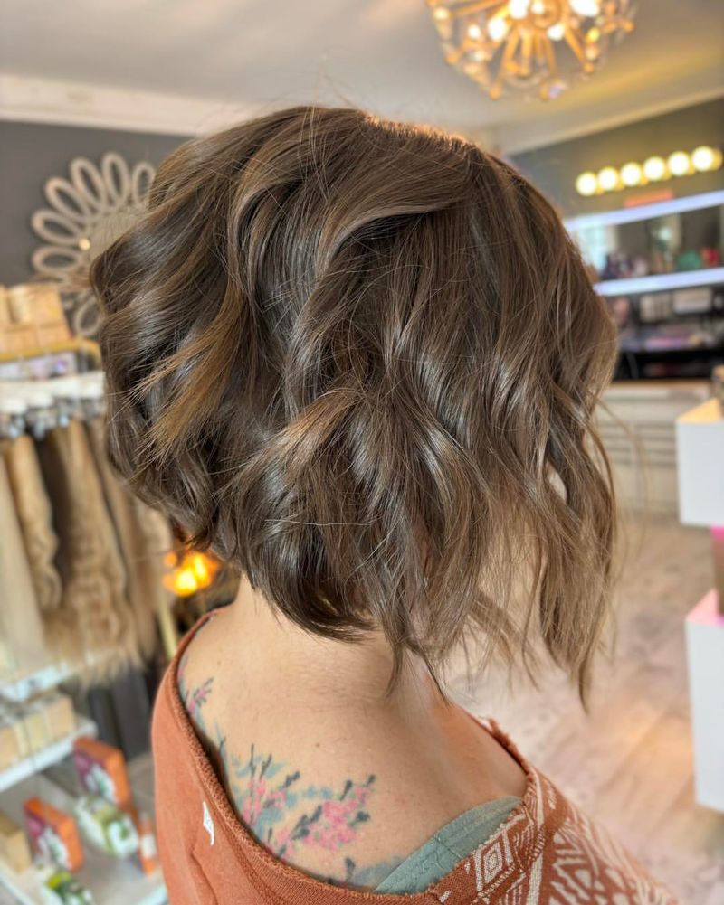 Wavy Inverted Bob